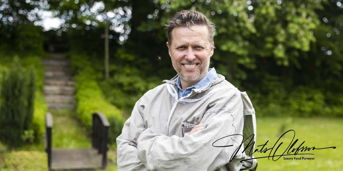 mats-olofsson-med-signatur